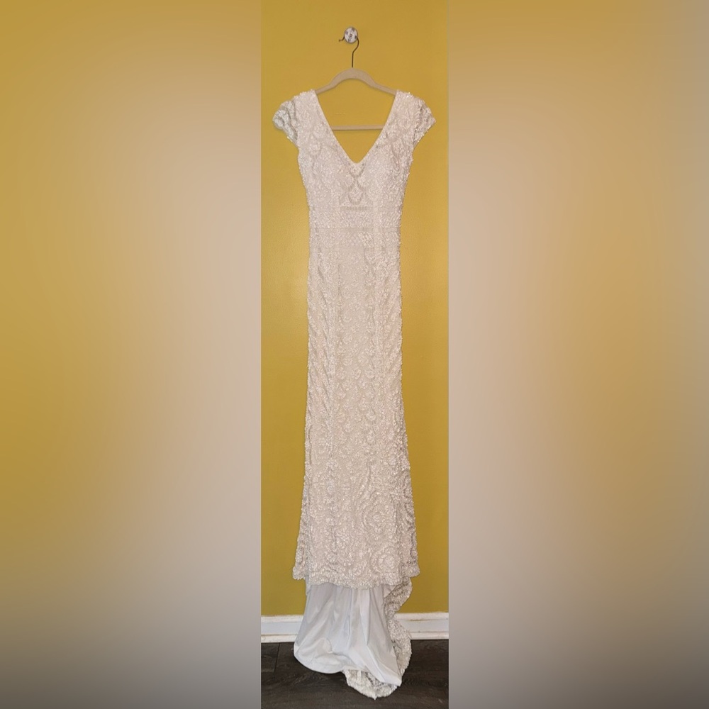 Theia ‘Lilia’ Wedding Dress - Picture 3 of 9